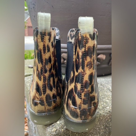 J Crew Leopard Chelsea Rain Boots Ankle Bootie Pull On Womens Sz 8 Animal print - Picture 4 of 11